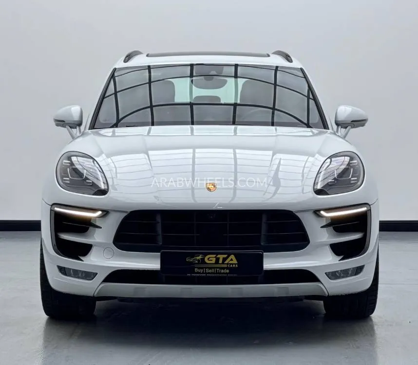Porsche Macan 2017 for Sale in Dubai Image-2