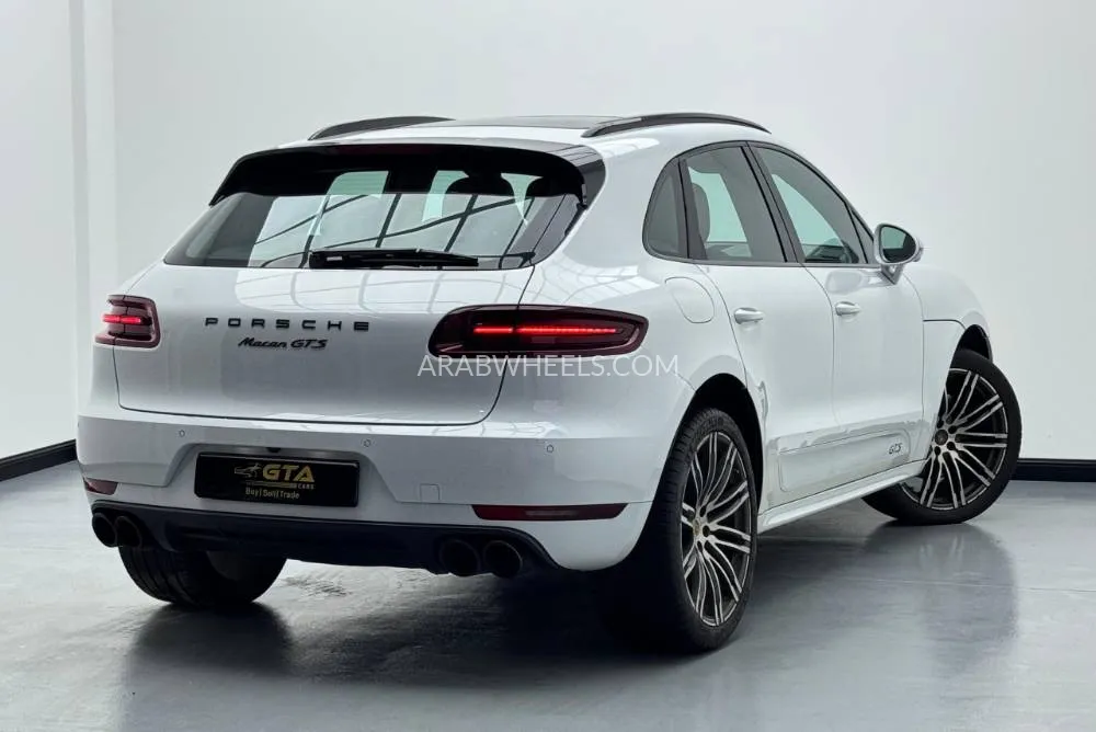 Porsche Macan 2017 for Sale in Dubai Image-4