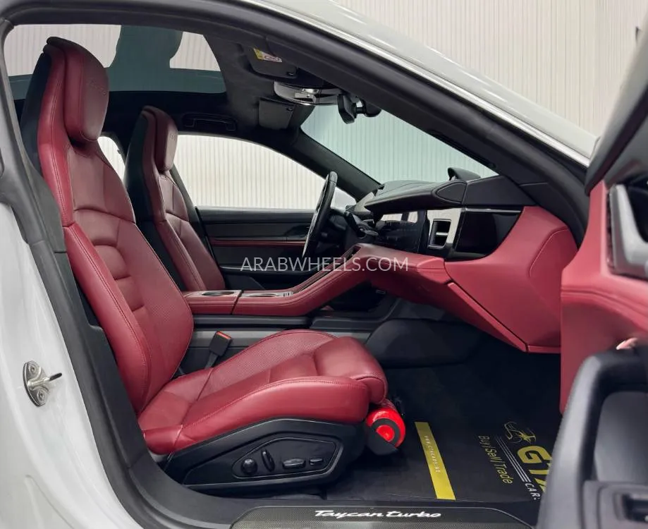 Porsche Taycan 2021 for Sale in Dubai Image-7