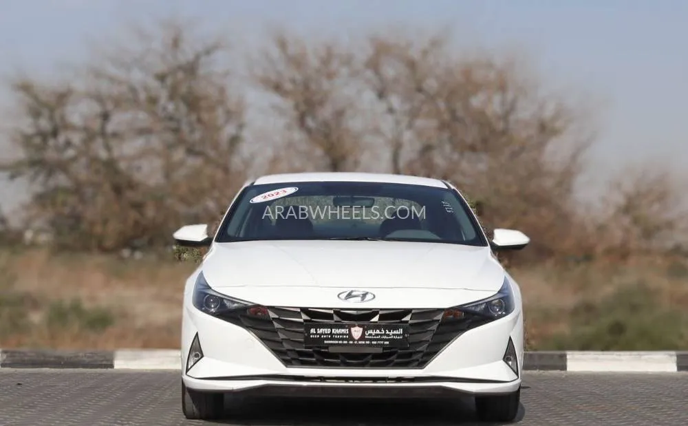 Hyundai Elantra 2023 for Sale in Sharjah Image-2