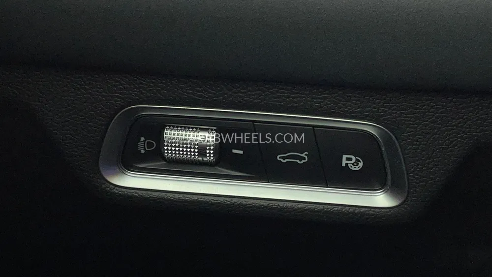 Geely Coolray 2024 for Sale in Dubai Image-48