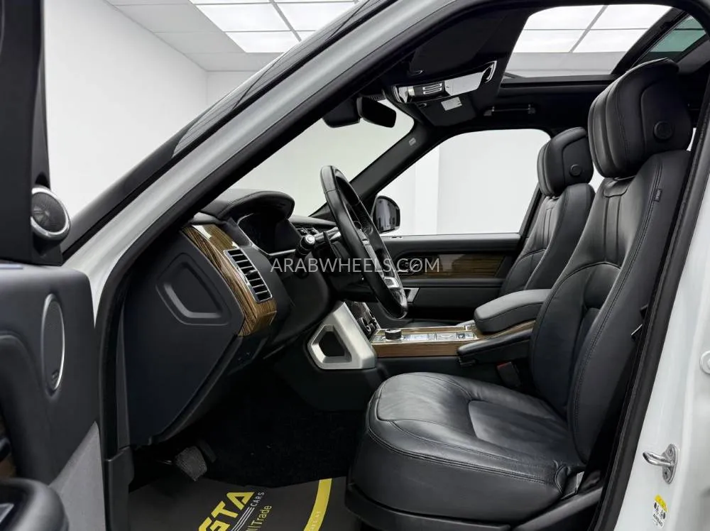 Land Rover Range Rover 2018 for Sale in Dubai Image-16