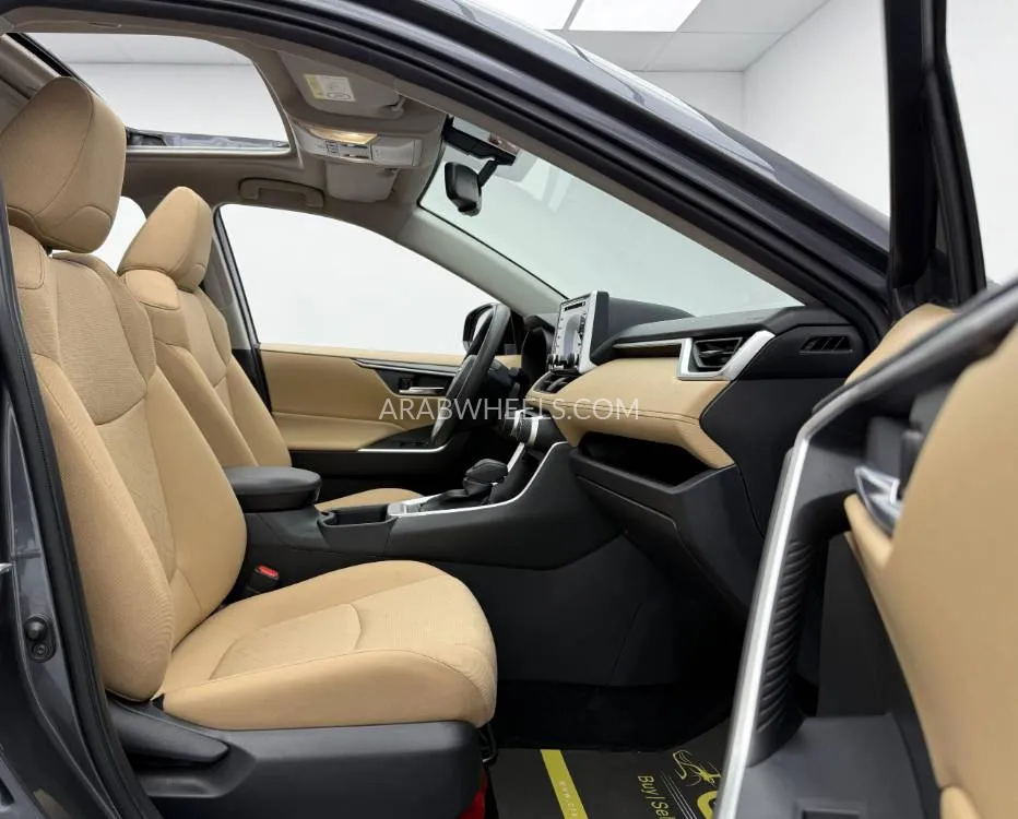 Toyota Rav4 2022 for Sale in Dubai Image-14