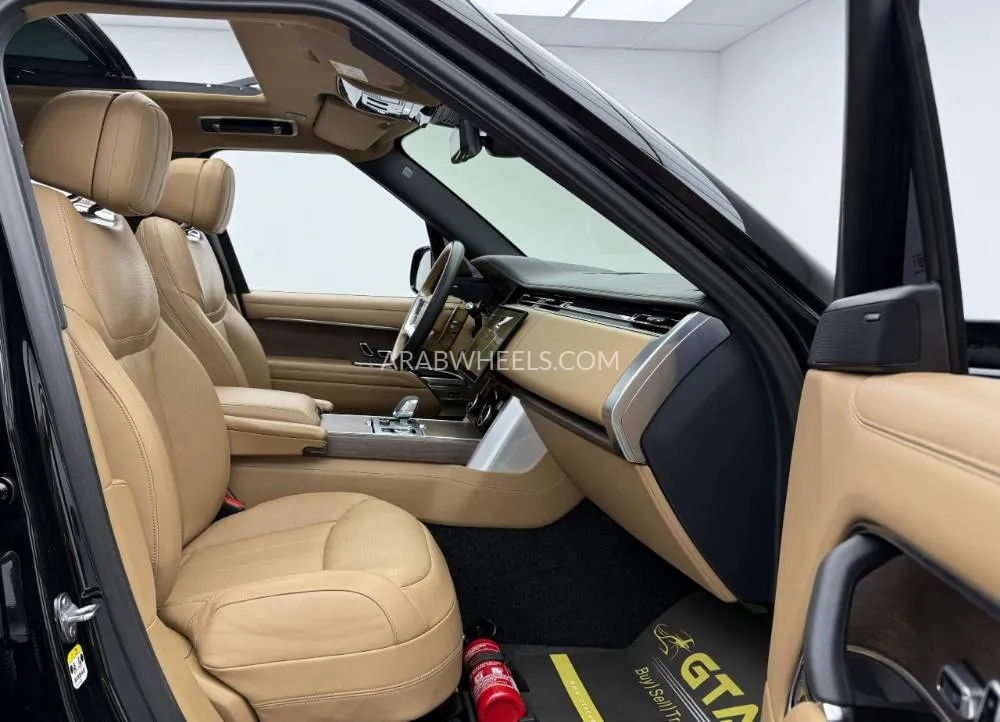 Land Rover Range Rover 2023 for Sale in Dubai Image-5