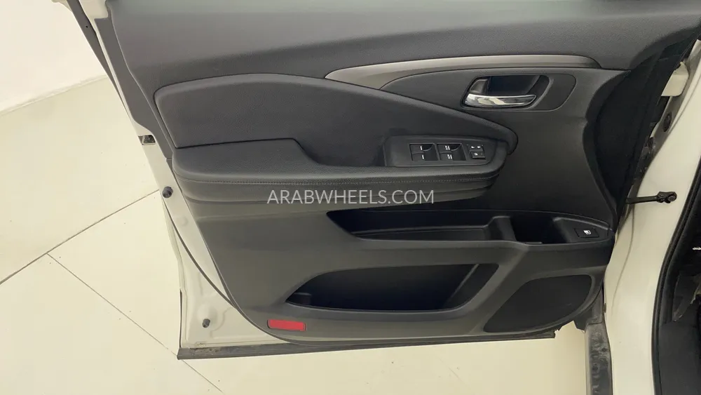 Honda Pilot 2019 for Sale in Dubai Image-19