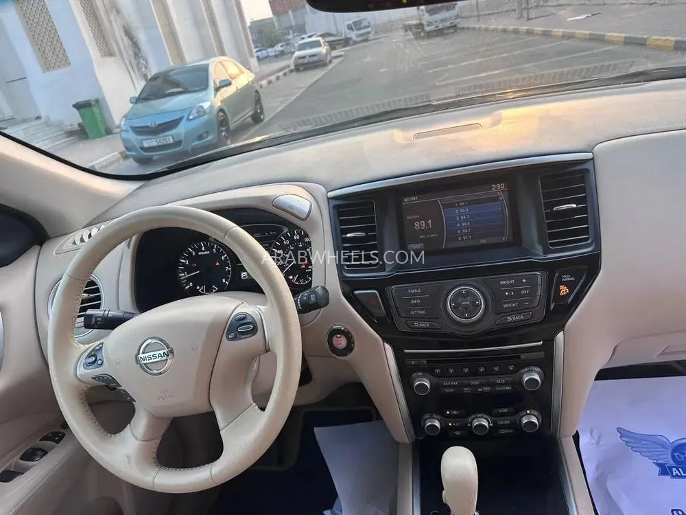 Nissan Pathfinder 2015 for Sale in Sharjah Image-11