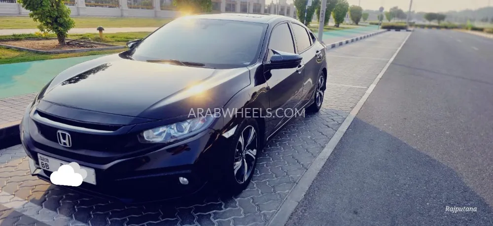 Honda Civic 2018 for Sale in Sharjah Image-4