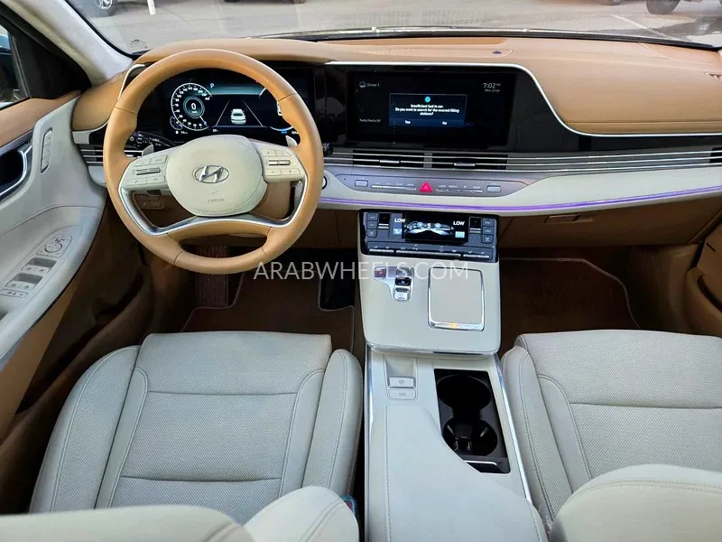 Hyundai Azera 2023 for Sale in Fujairah Image-13
