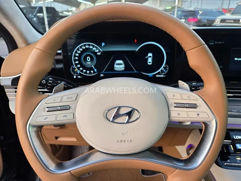Hyundai Azera 2023 for Sale in Fujairah Image-16