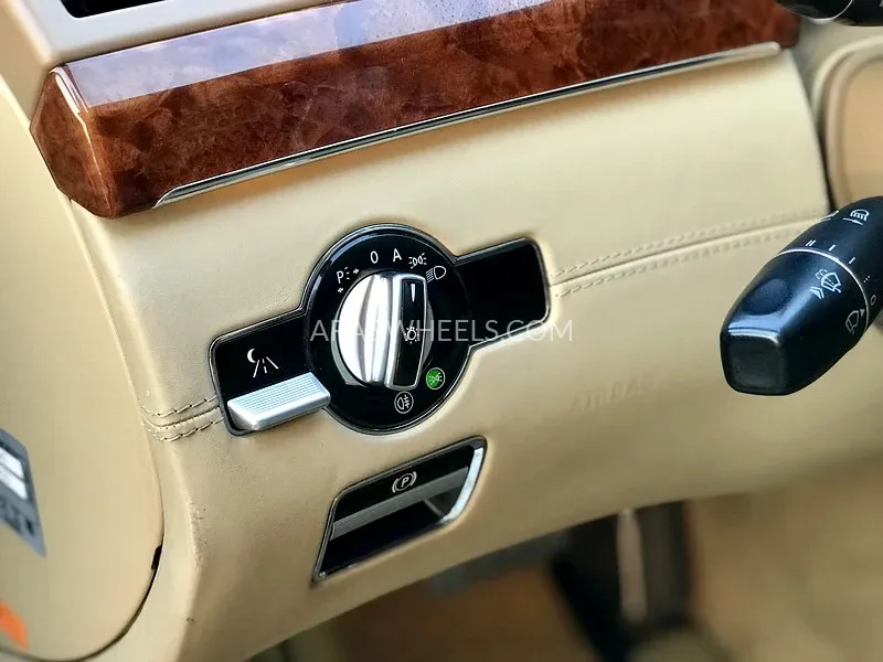 Mercedes Benz CLS Class 2010 for Sale in Dubai Image-16