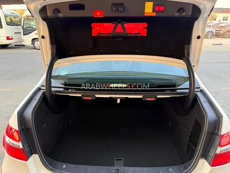 Mercedes Benz E Class 2012 for Sale in Dubai Image-17