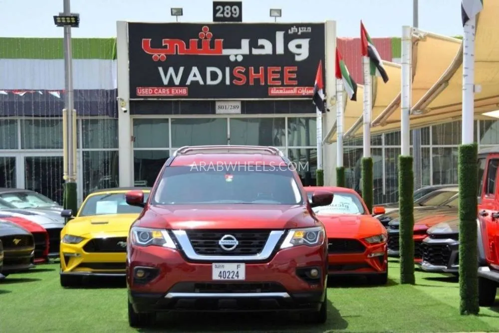 Nissan Pathfinder 2017 for Sale in Sharjah Image-2