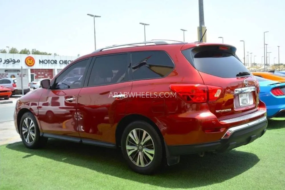 Nissan Pathfinder 2017 for Sale in Sharjah Image-6