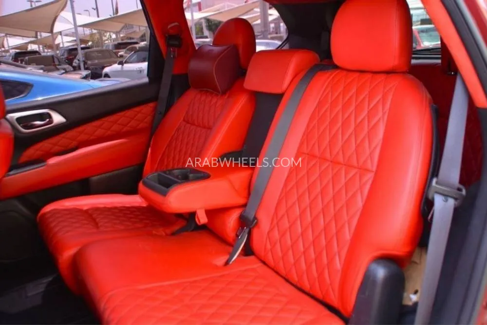 Nissan Pathfinder 2017 for Sale in Sharjah Image-17