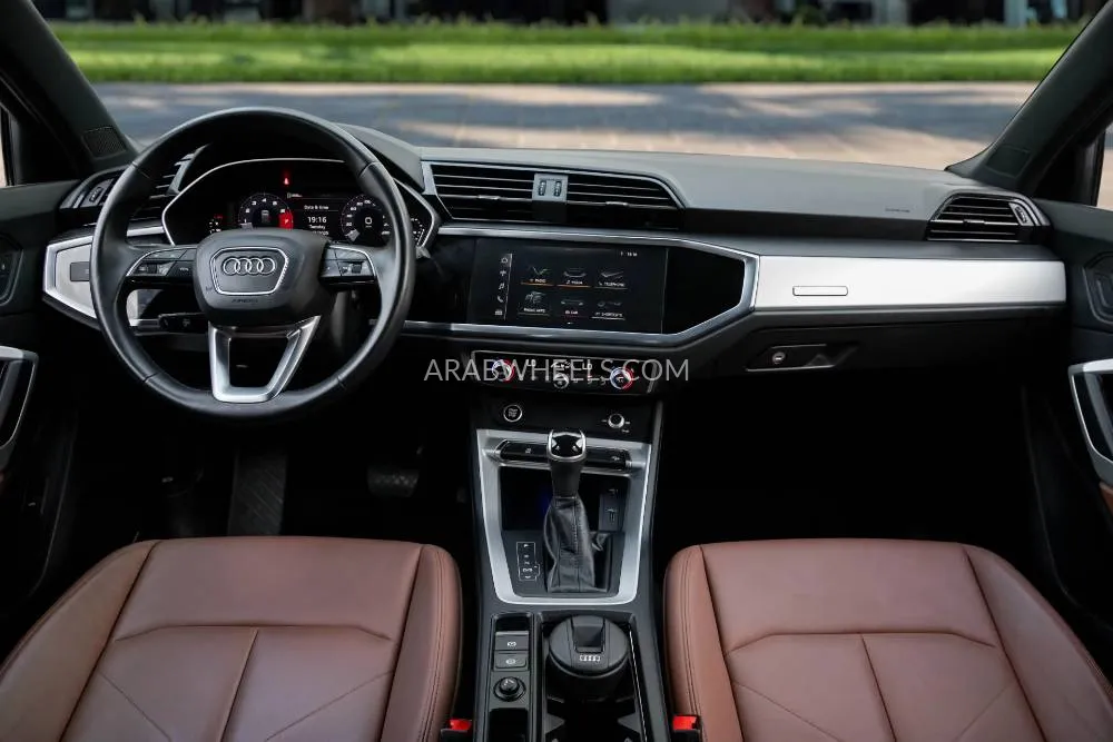 Audi Q3 2020 for Sale in Dubai Image-8