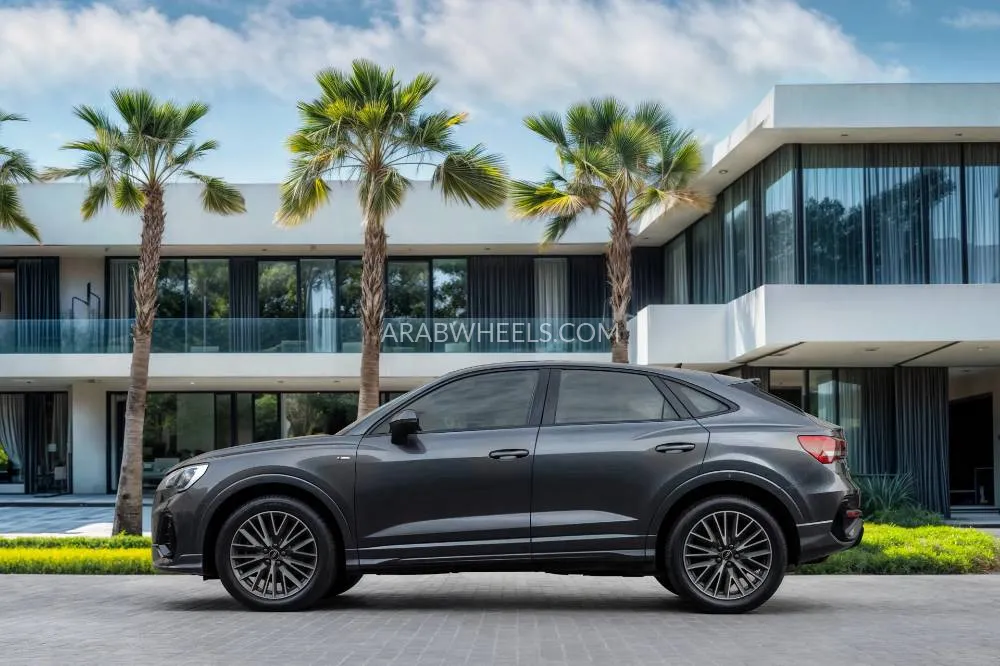 Audi Q3 2022 for Sale in Dubai Image-17