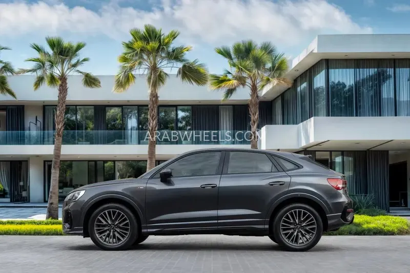 Audi Q3 2022 for Sale in Dubai Image-22