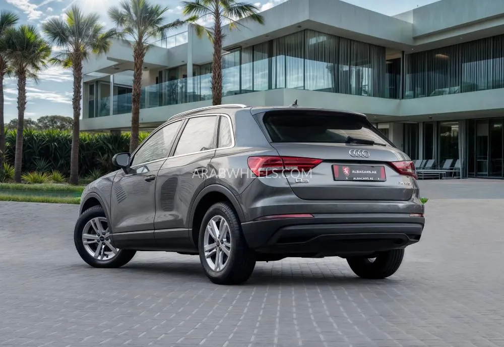 Audi Q3 2023 for Sale in Dubai Image-3