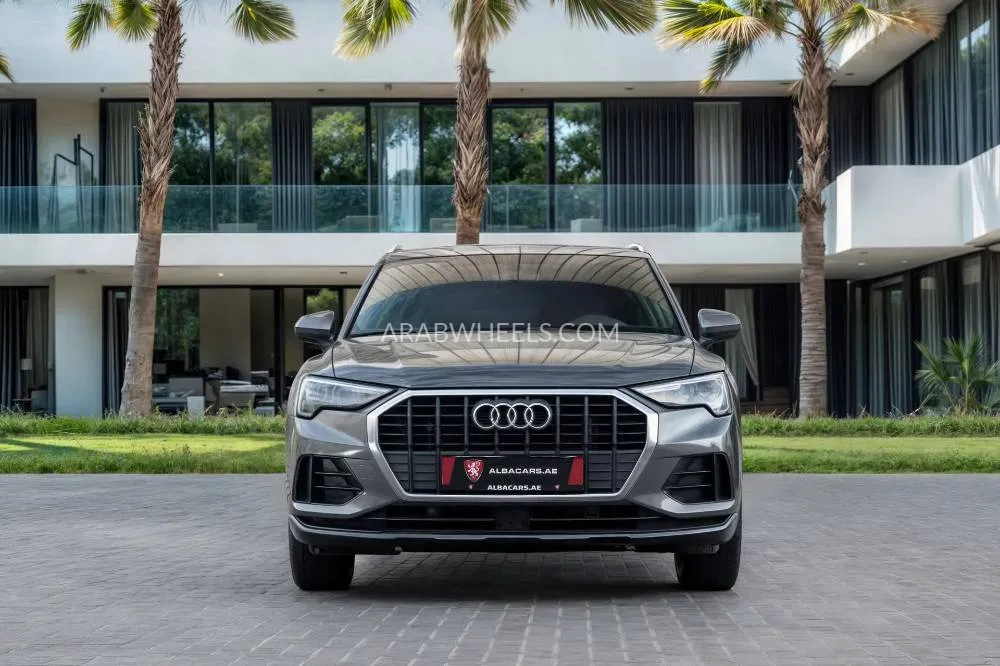 Audi Q3 2023 for Sale in Dubai Image-4