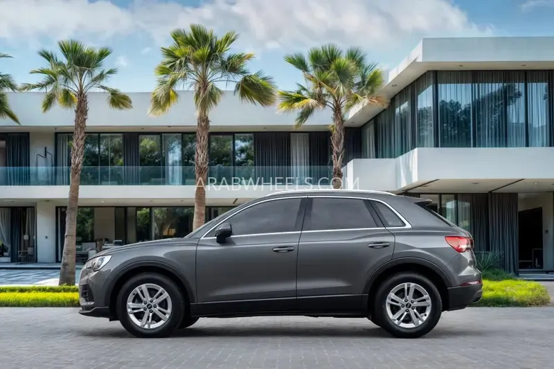 Audi Q3 2023 for Sale in Dubai Image-23