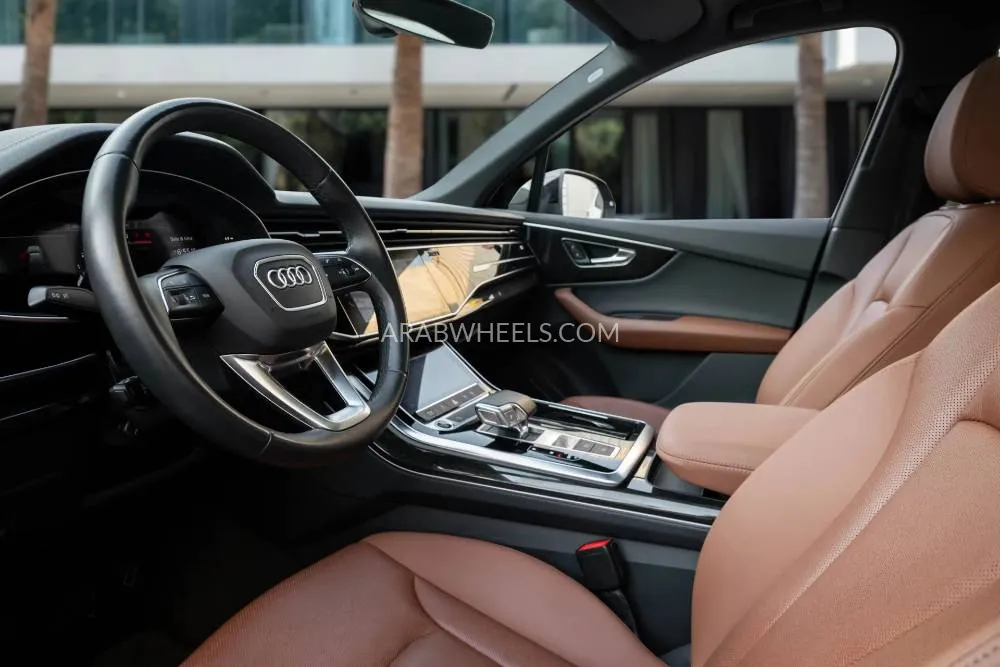 Audi Q7 2023 for Sale in Dubai Image-8