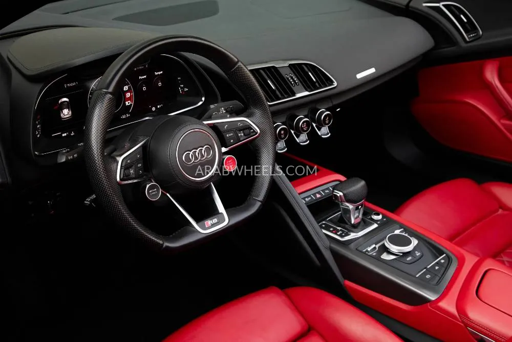 Audi R8 2021 for Sale in Dubai Image-11