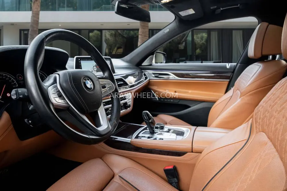 BMW 7 series 2018 for Sale in Dubai Image-9