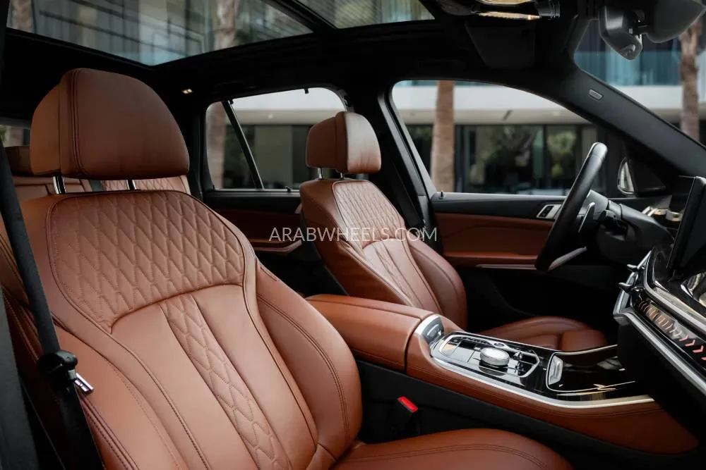 BMW X5 2024 for Sale in Dubai Image-11