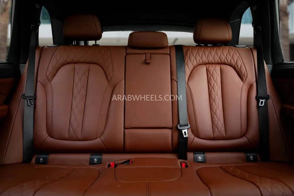 BMW X5 2024 for Sale in Dubai Image-12