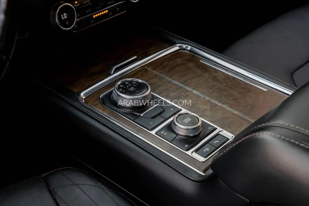 Ford Expedition 2019 for Sale in Dubai Image-10