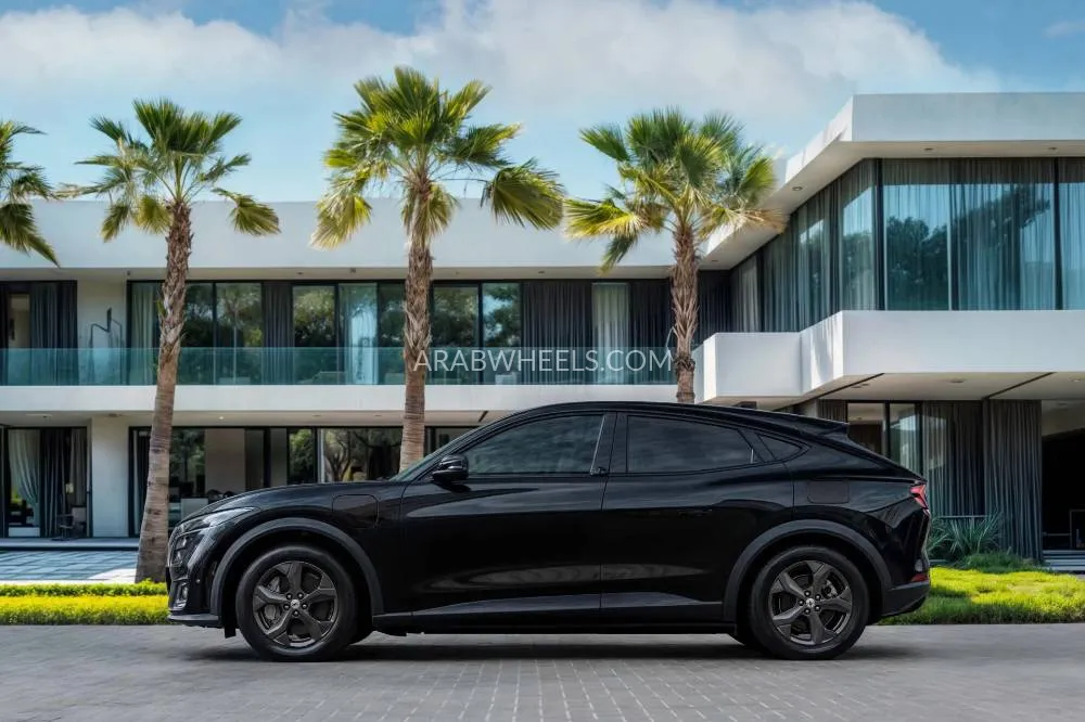 Ford Mustang Mach E 2022 for Sale in Dubai Image-17