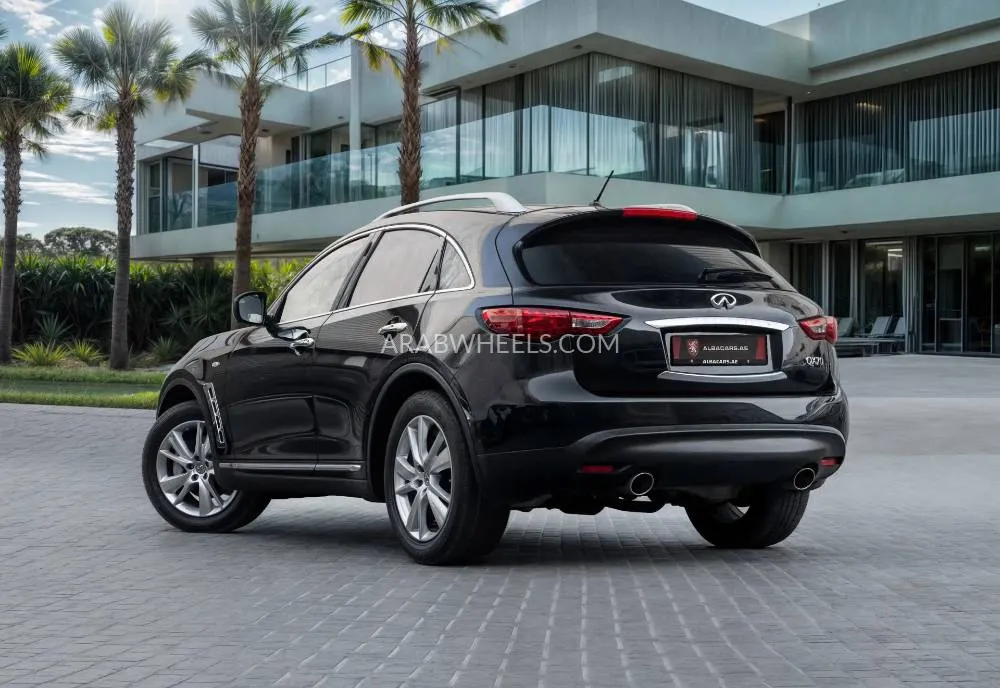 Infiniti QX70 2019 for Sale in Dubai Image-3