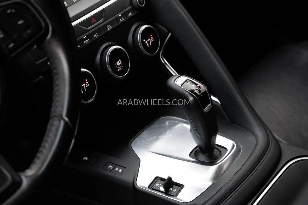 Jaguar E Pace 2018 for Sale in Dubai Image-10