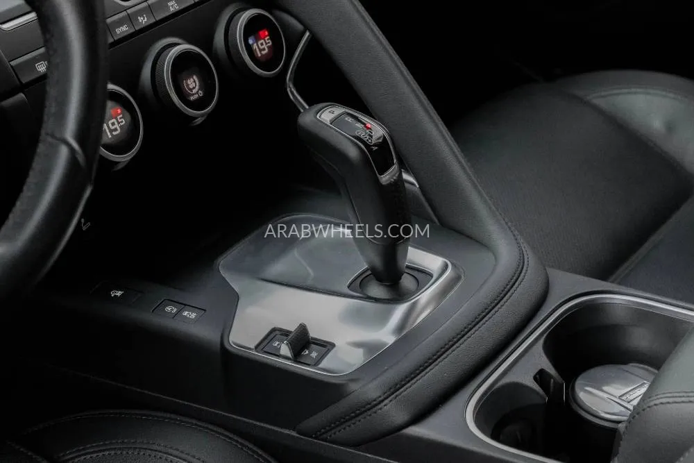 Jaguar E Pace 2020 for Sale in Dubai Image-10