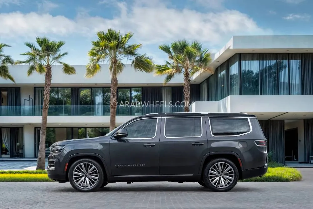 Jeep Grand Wagoneer 2023 for Sale in Dubai Image-2