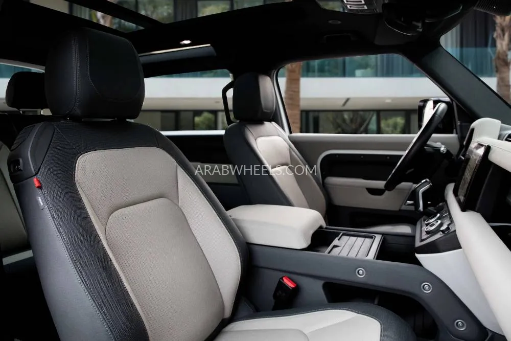 Land Rover Defender 2023 for Sale in Dubai Image-11
