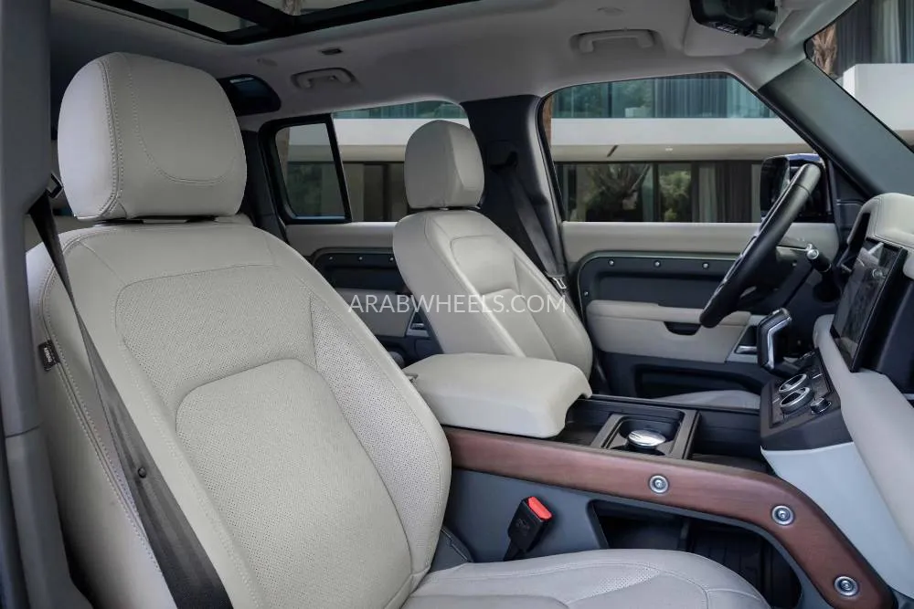 Land Rover Defender 2024 for Sale in Dubai Image-11