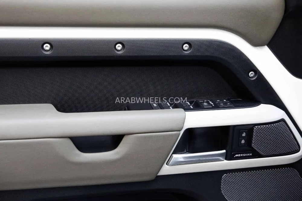 Land Rover Defender 2024 for Sale in Dubai Image-15