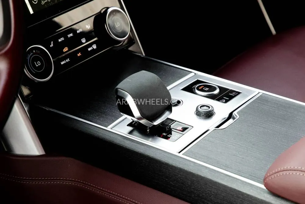 Land Rover Range Rover 2022 for Sale in Dubai Image-10