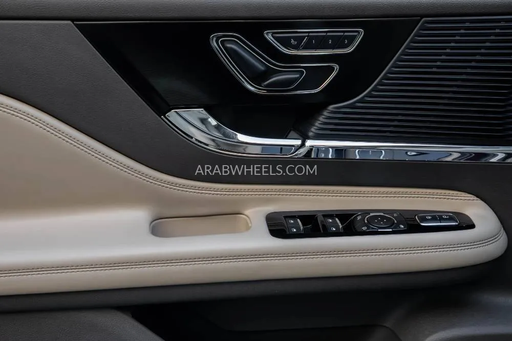 Lincoln Corsair 2021 for Sale in Dubai Image-12