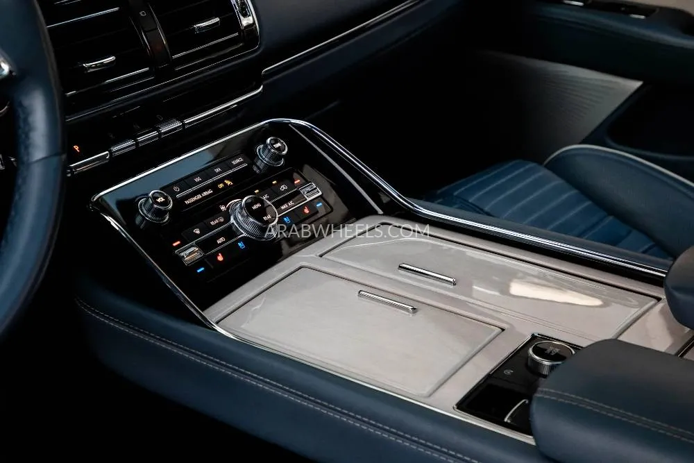 Lincoln Navigator 2021 for Sale in Dubai Image-10