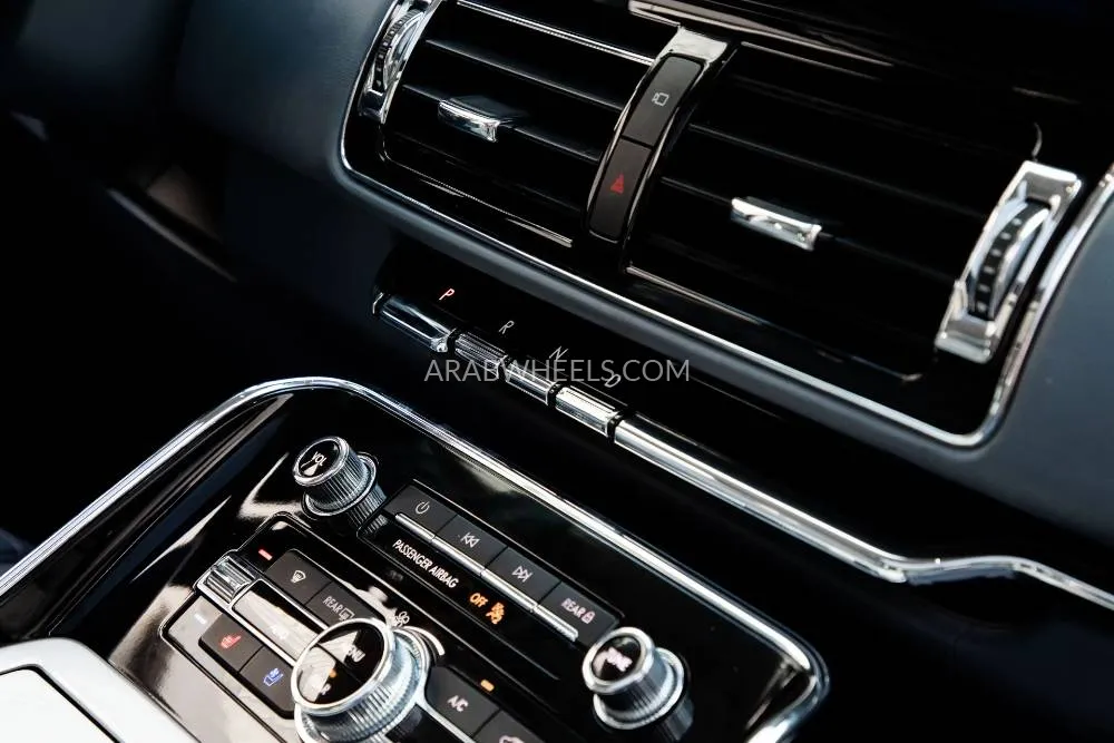 Lincoln Navigator 2023 for Sale in Dubai Image-10