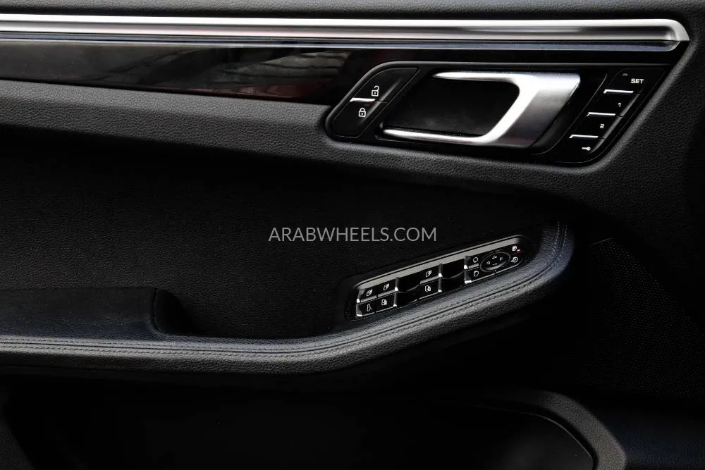 Porsche Macan 2019 for Sale in Dubai Image-15
