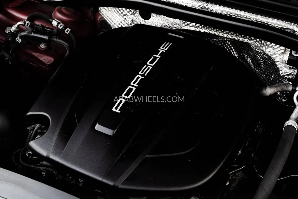 Porsche Macan 2019 for Sale in Dubai Image-16