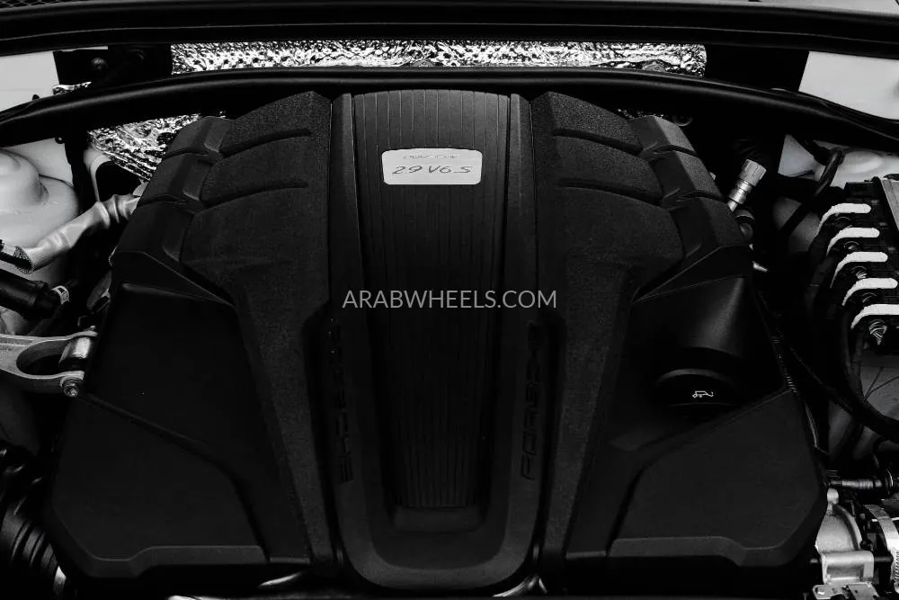 Porsche Macan 2024 for Sale in Dubai Image-14