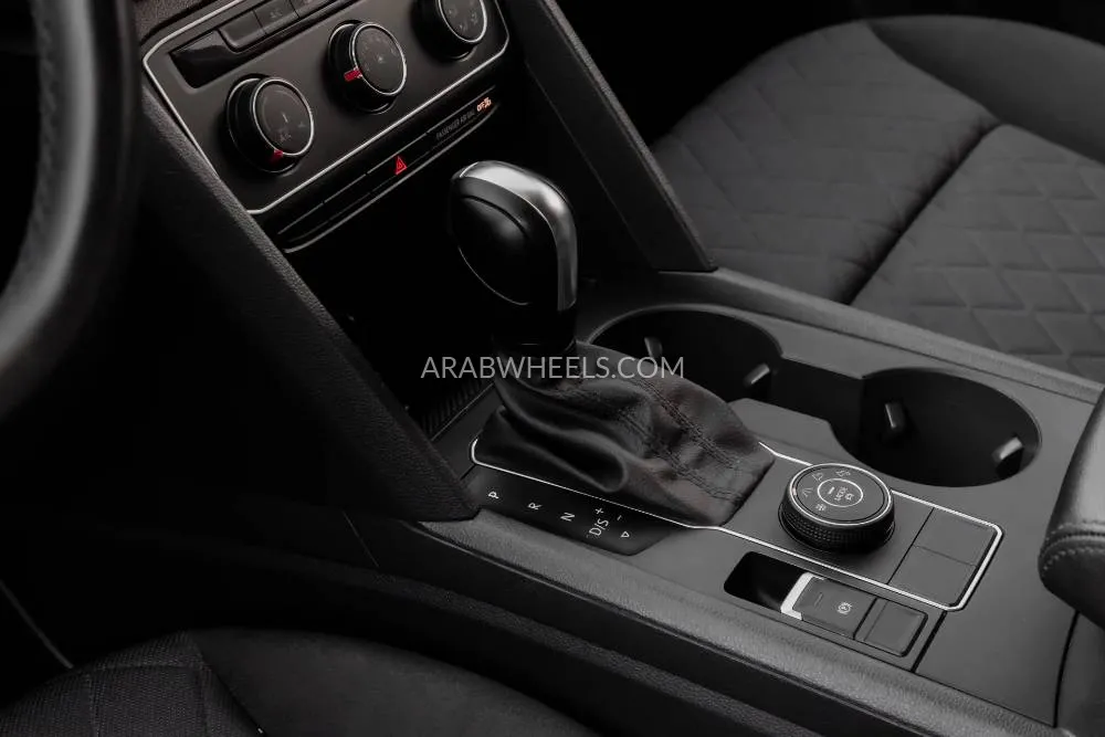 Volkswagen Teramont 2019 for Sale in Dubai Image-11