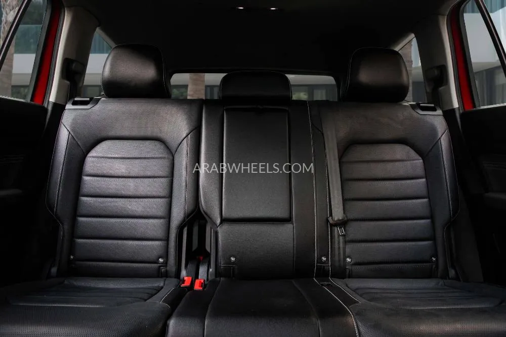 Volkswagen Teramont 2021 for Sale in Dubai Image-12