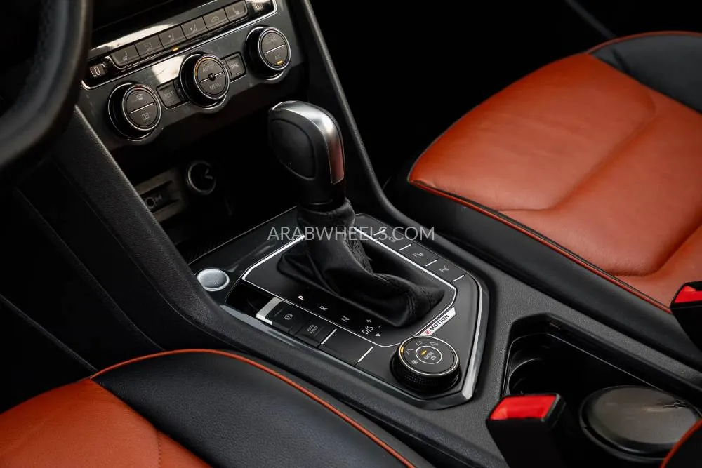Volkswagen Tiguan 2020 for Sale in Dubai Image-10