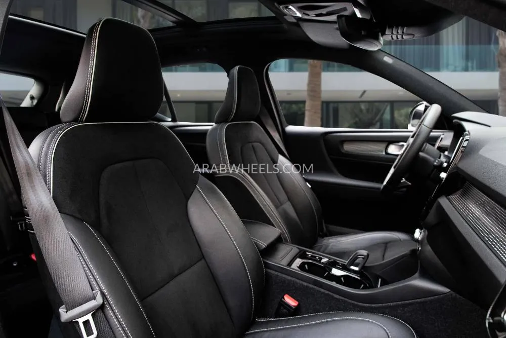 Volvo XC40 2022 for Sale in Dubai Image-11