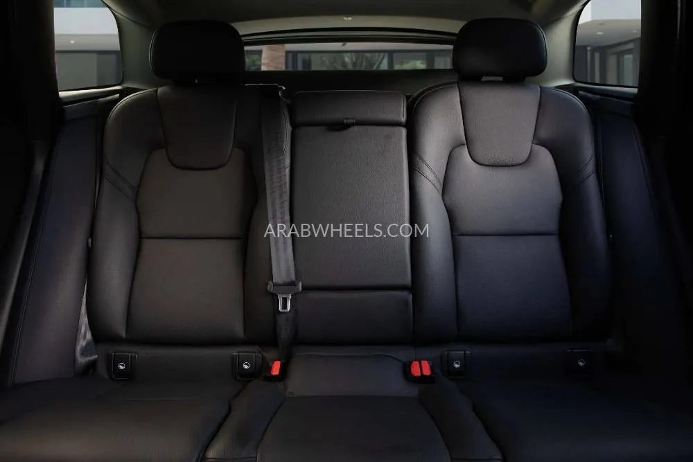 Volvo XC60 2024 for Sale in Dubai Image-12